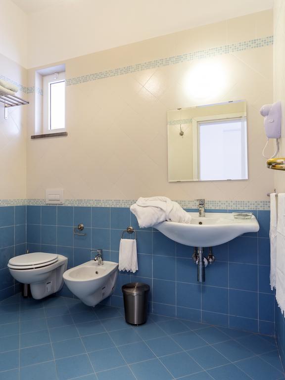 Relais Romildanna Panzió Forio di Ischia Szoba fotó