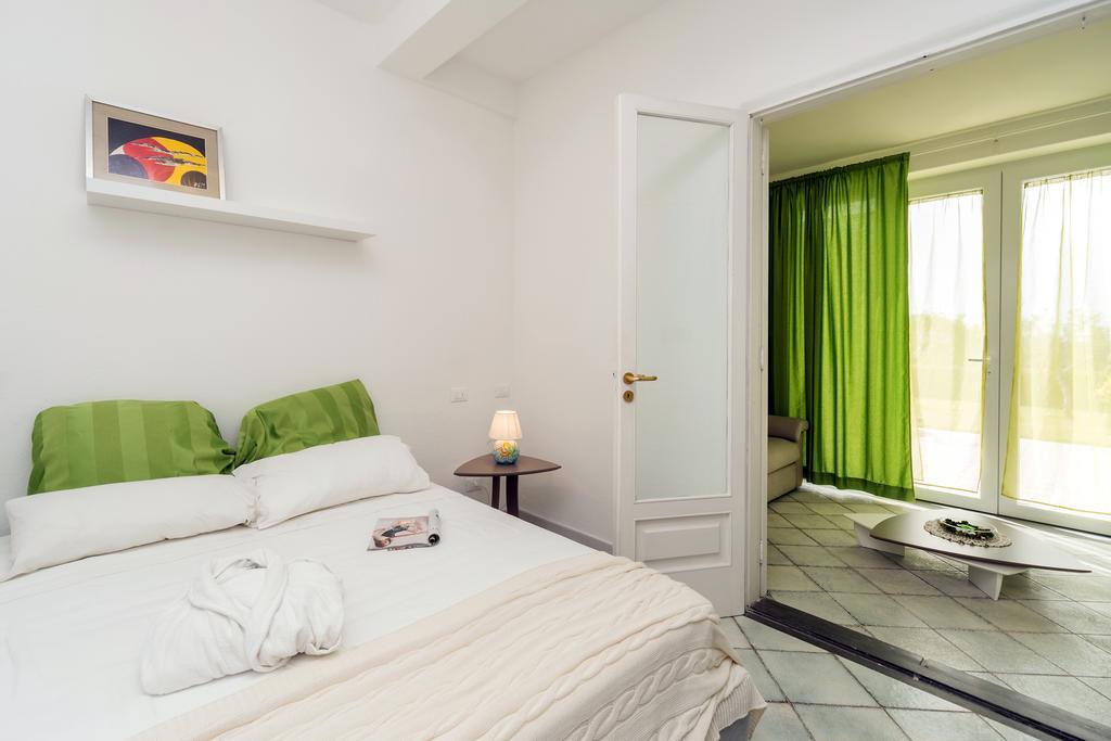 Relais Romildanna Panzió Forio di Ischia Szoba fotó